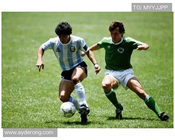 力与速度的双重较量 足球球星绰号背后的力量与激情 力与速度的双重较量 足球球星绰号背后的力量与激情